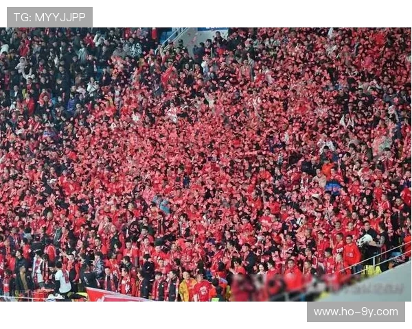 中国半夜足球比赛兴起引发热议，球迷和球员的午夜狂欢背后原因揭秘